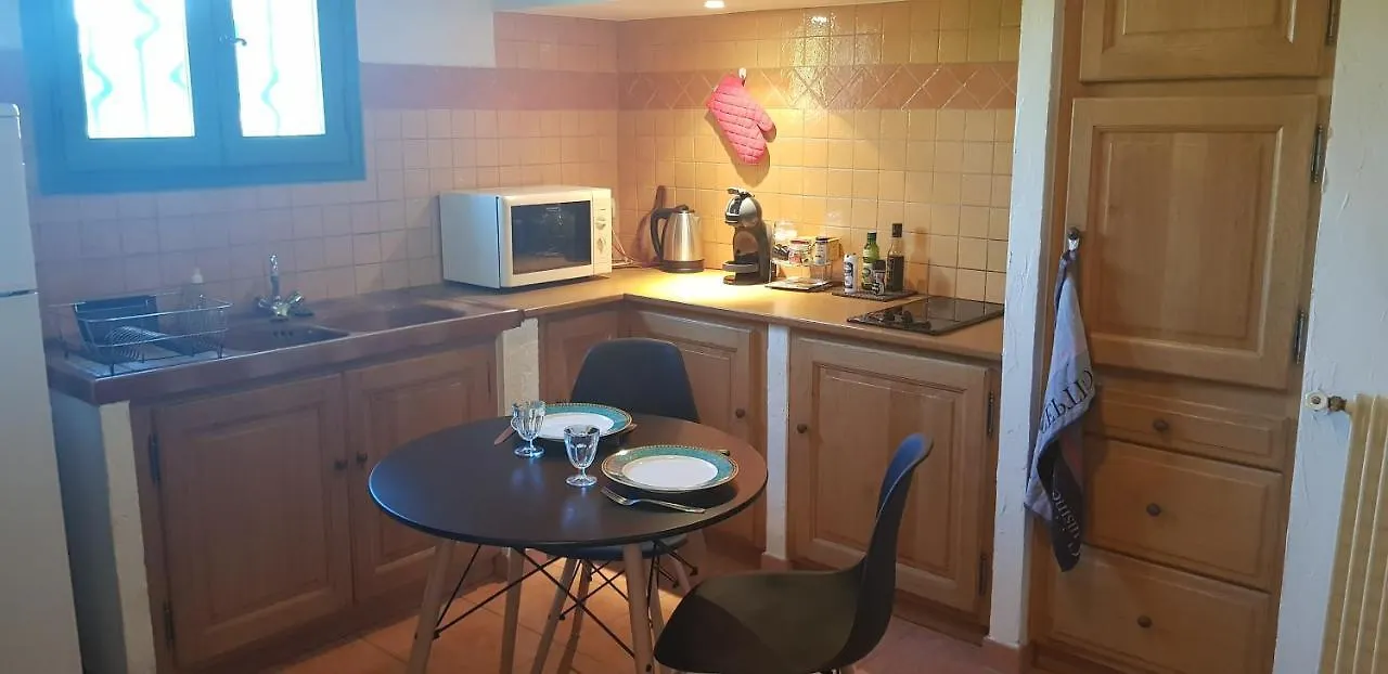 Grand Studio La Roquette-sur-Siagne